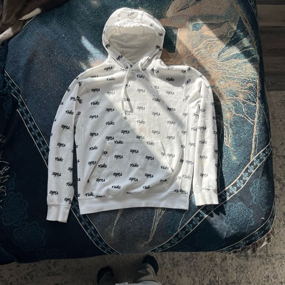 Nike Allover Logo Pullover Hoodie Womenโs XS White Black Print Fleece Sweatshirt